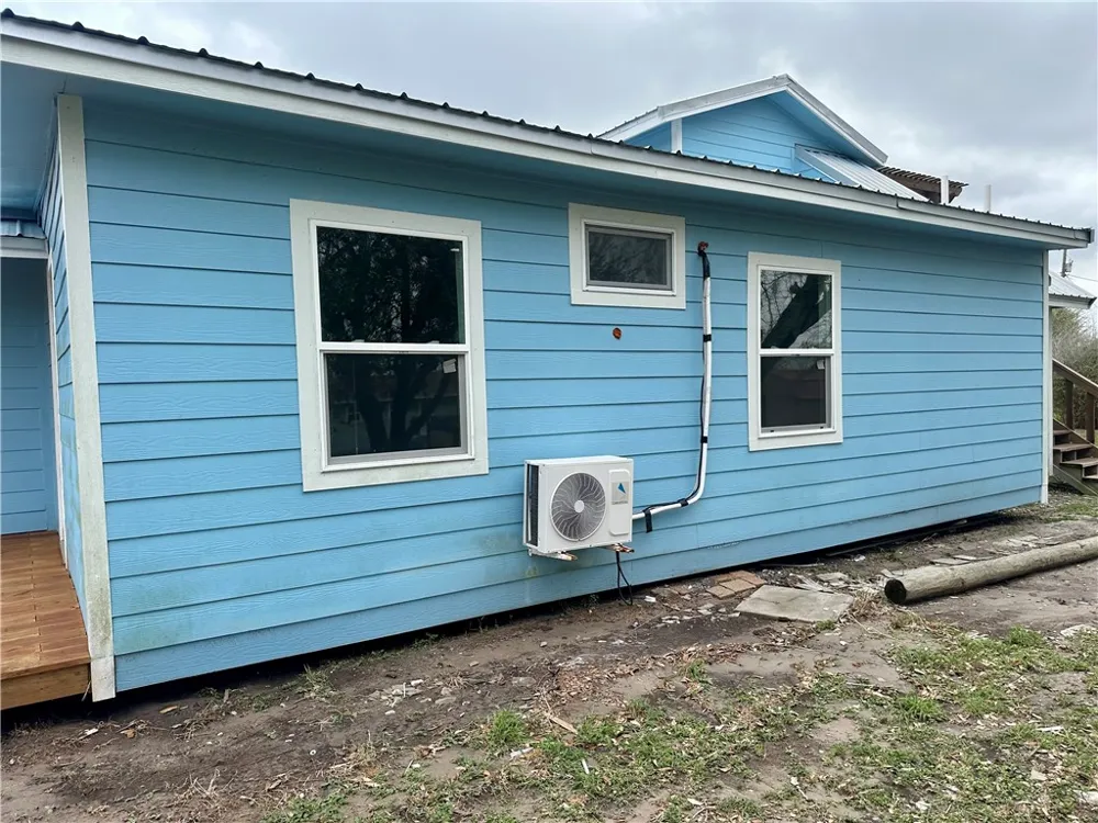323 Copano Bayside, TX 78340