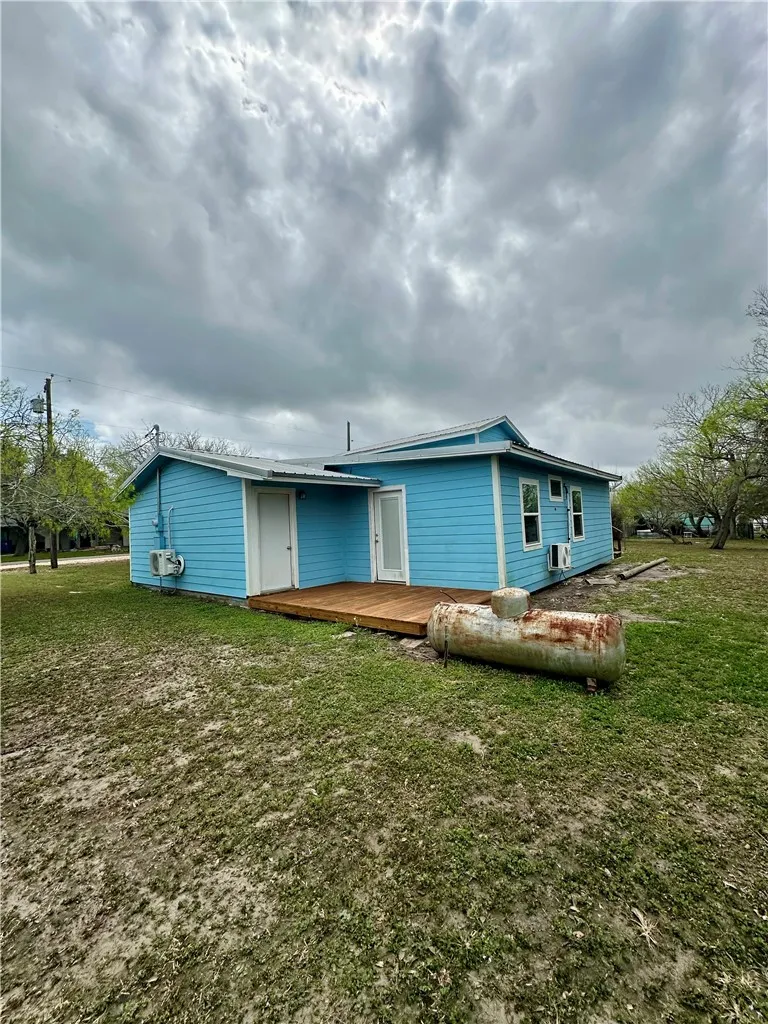 323 Copano Bayside, TX 78340