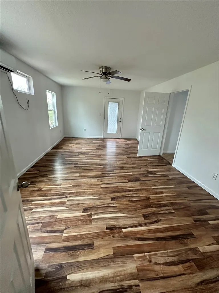 323 Copano Bayside, TX 78340