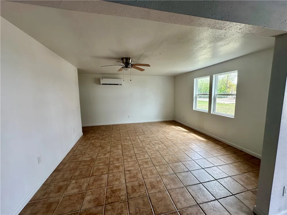 323 Copano Bayside, TX 78340