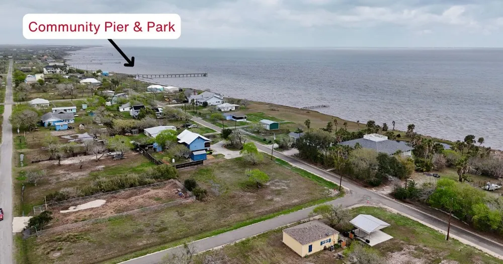 323 Copano Bayside, TX 78340
