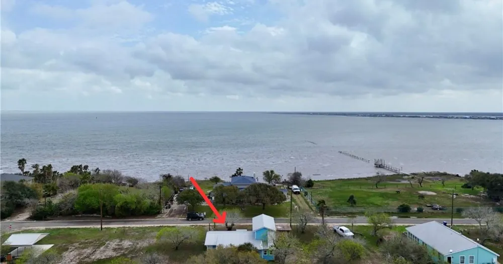 323 Copano Bayside, TX 78340