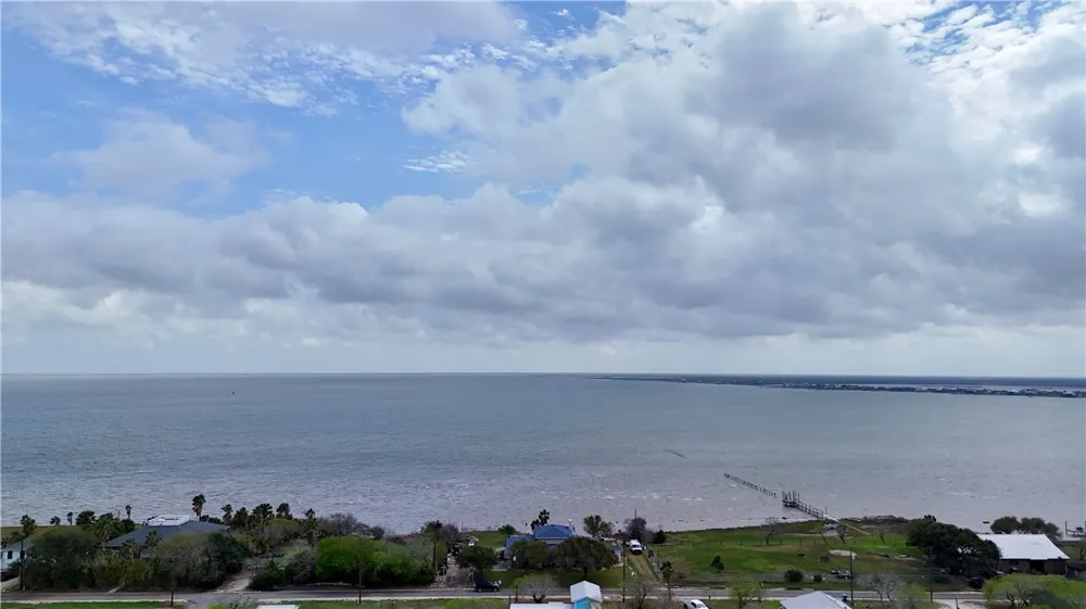 323 Copano Bayside, TX 78340