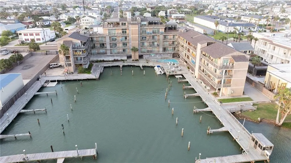 200 W Cotter Avenue Port Aransas, TX 78373