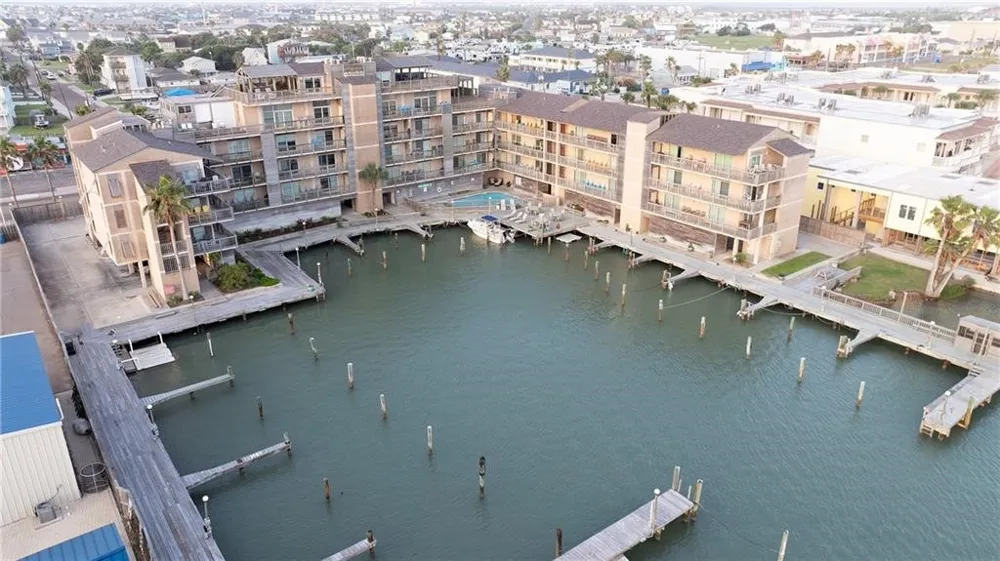 200 W Cotter Avenue Port Aransas, TX 78373
