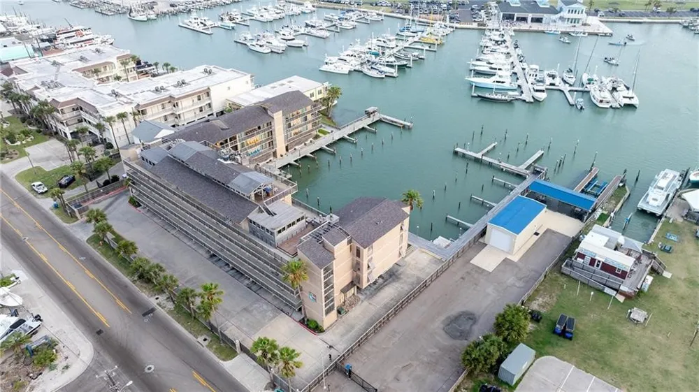 200 W Cotter Avenue Port Aransas, TX 78373