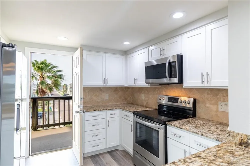 200 W Cotter Avenue Port Aransas, TX 78373