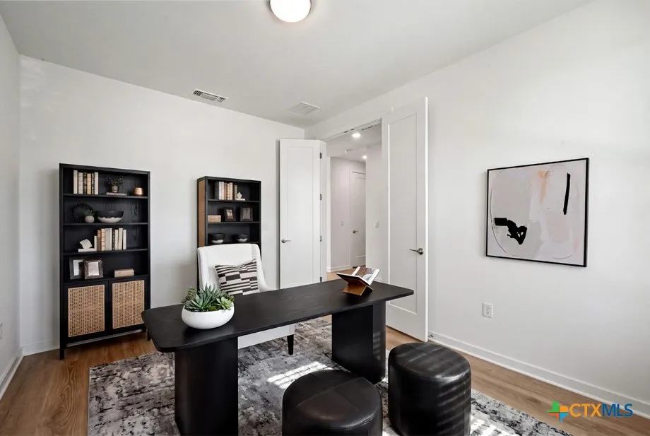 6313 McMurtry Street Austin, TX 78747
