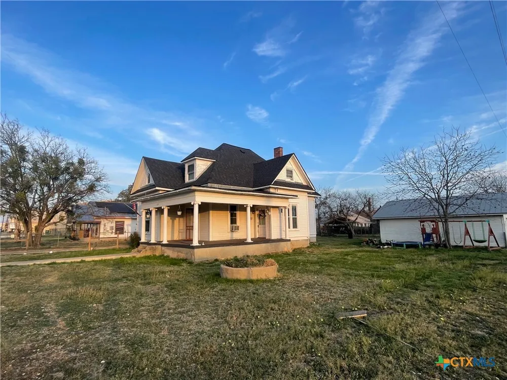 215 W Main Street Lometa, TX 76853