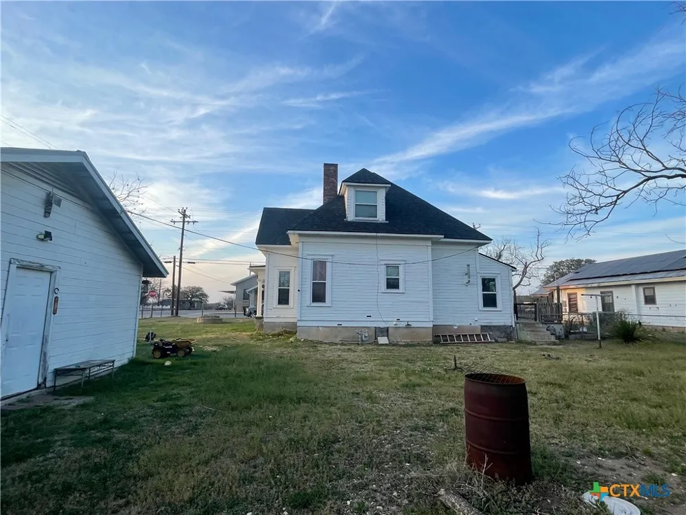215 W Main Street Lometa, TX 76853