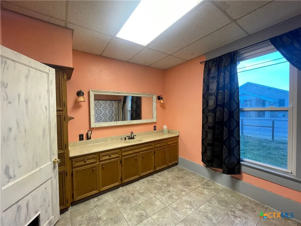 215 W Main Street Lometa, TX 76853