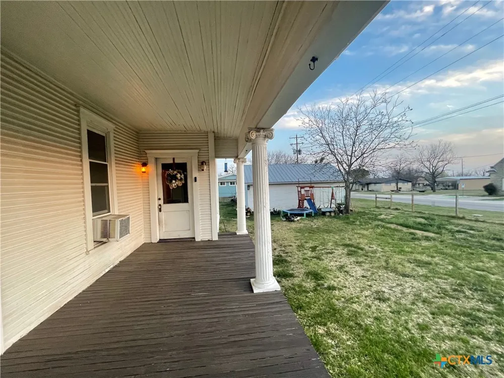 215 W Main Street Lometa, TX 76853
