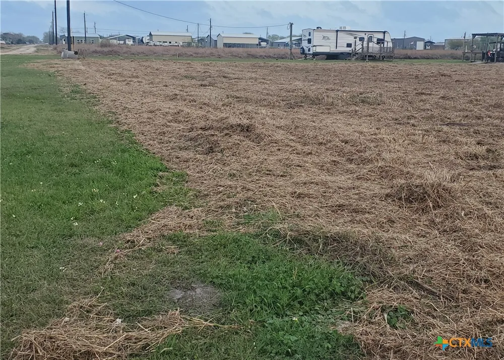1603 W CLEVELAND AVENUE Seadrift, TX 77983