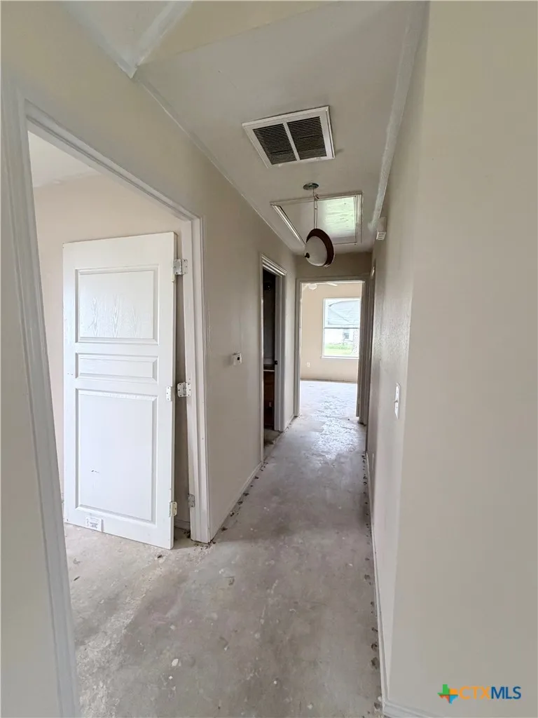 807 S Promenade Street Hallettsville, TX 77964
