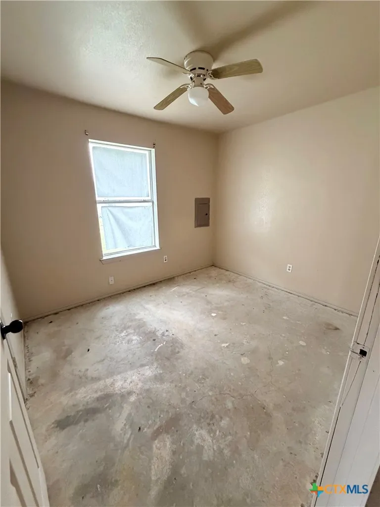 807 S Promenade Street Hallettsville, TX 77964