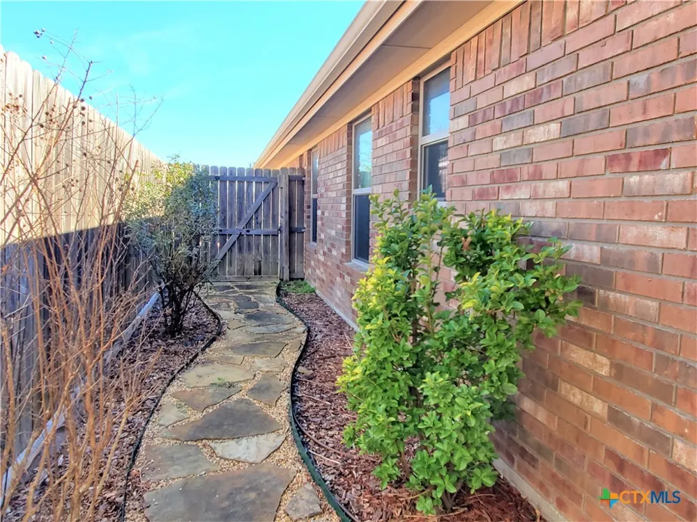 5020 Sean Patrick Glen Temple, TX 76502