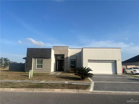 7436 Burr Oak Loop