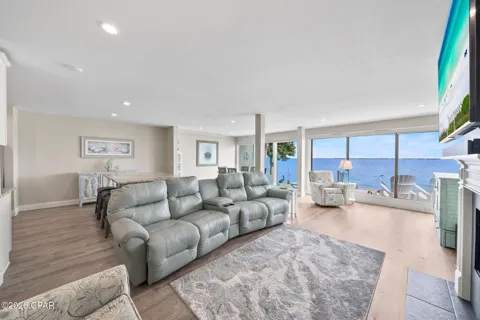 425 Bay Shore Drive #11