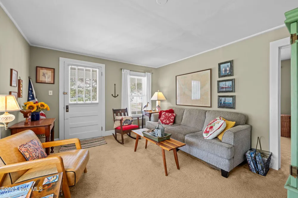 506 Broad Street Oriental, NC 28571