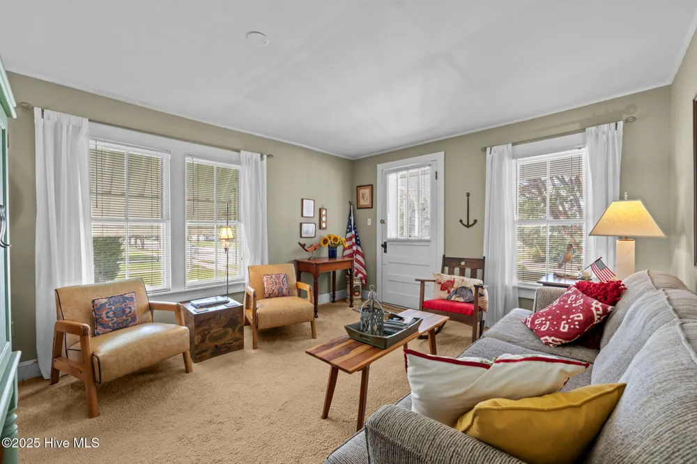 506 Broad Street Oriental, NC 28571