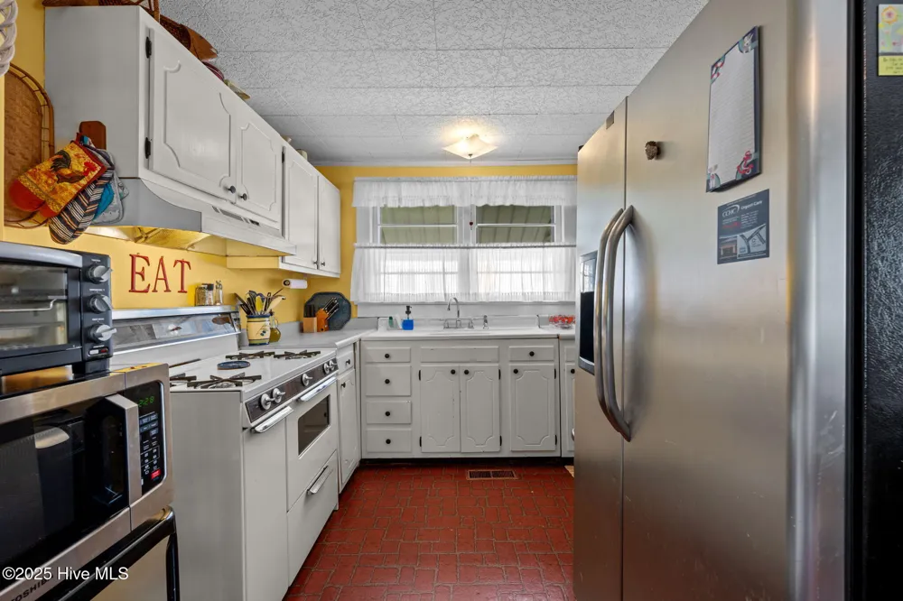 506 Broad Street Oriental, NC 28571