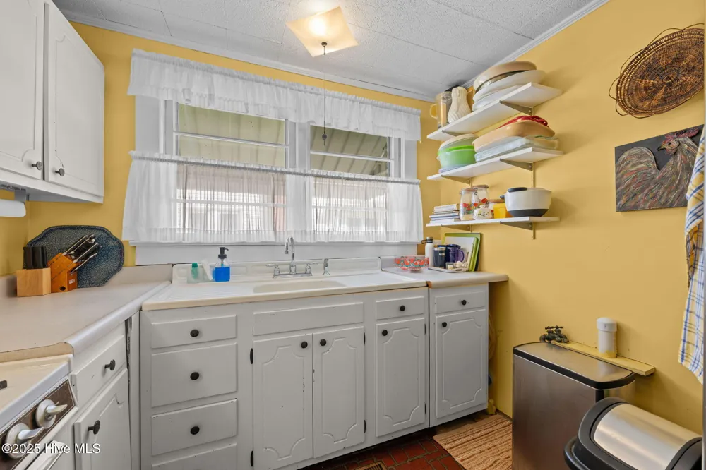 506 Broad Street Oriental, NC 28571