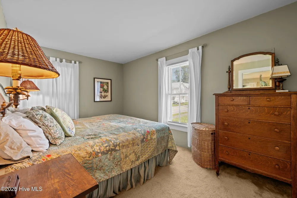 506 Broad Street Oriental, NC 28571