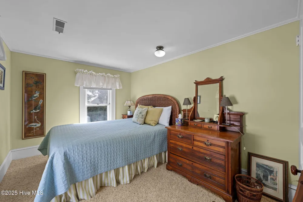506 Broad Street Oriental, NC 28571