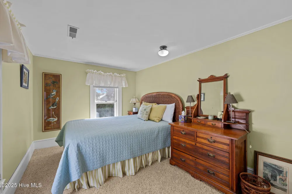 506 Broad Street Oriental, NC 28571