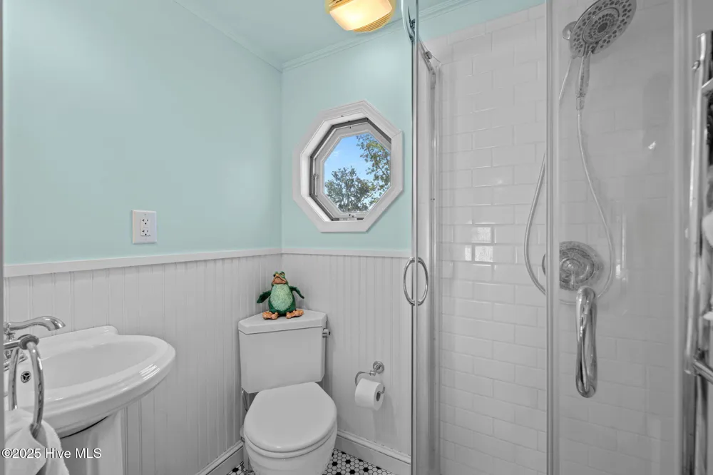 506 Broad Street Oriental, NC 28571