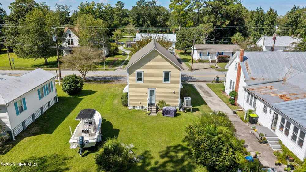 506 Broad Street Oriental, NC 28571