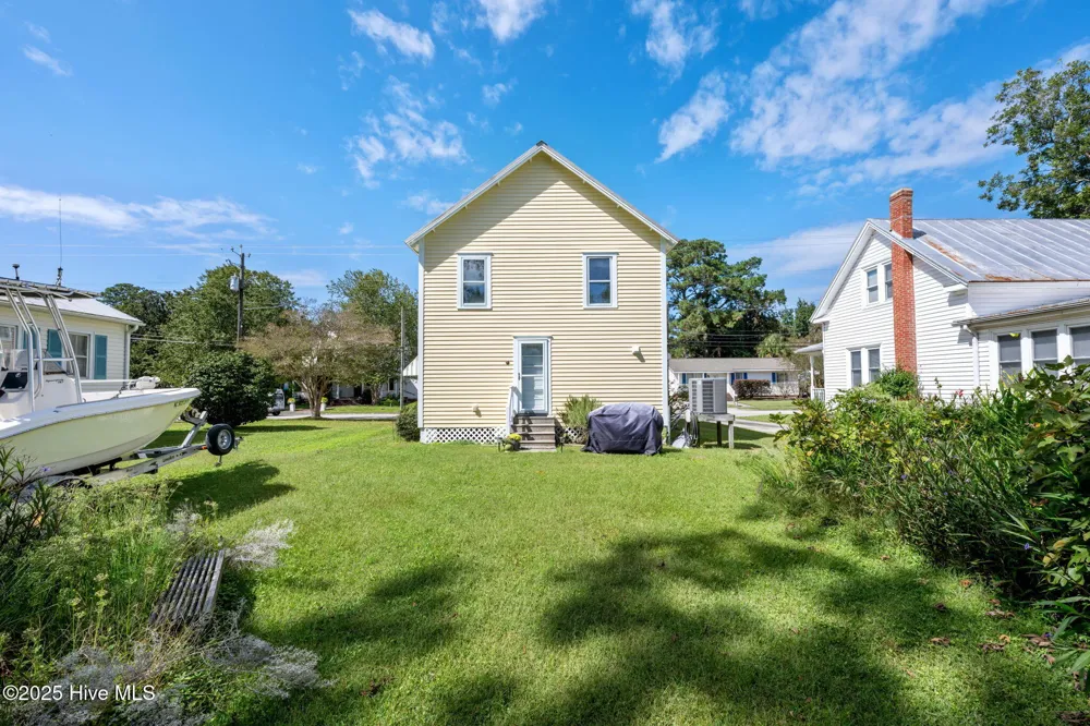 506 Broad Street Oriental, NC 28571