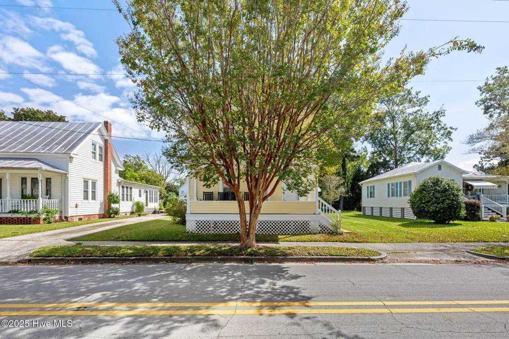 506 Broad Street Oriental, NC 28571