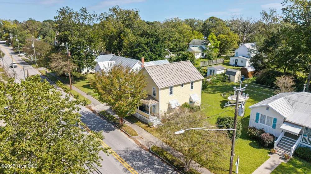 506 Broad Street Oriental, NC 28571