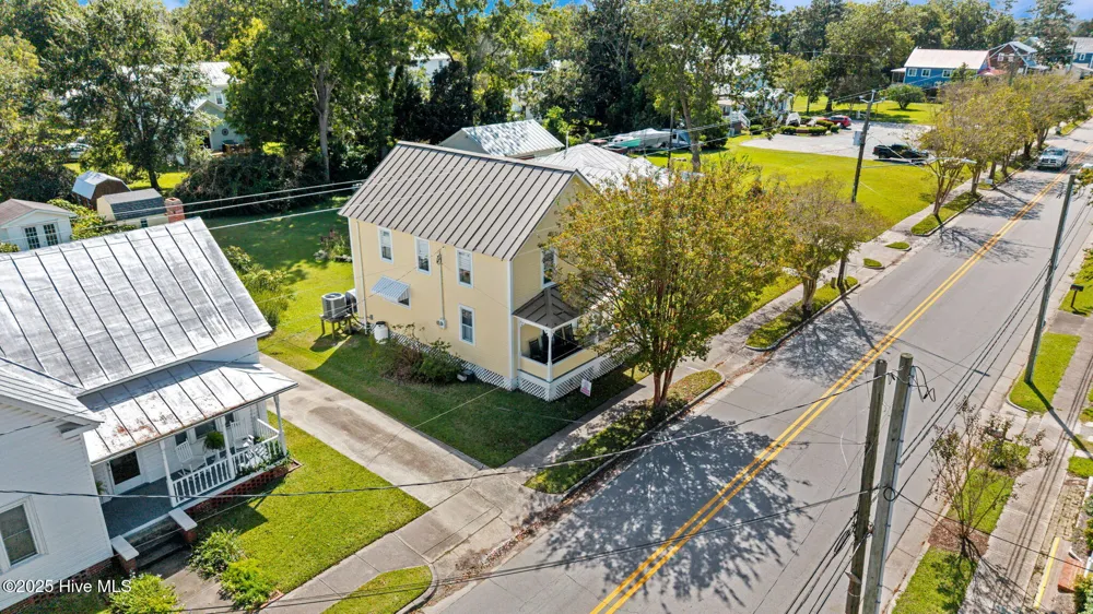 506 Broad Street Oriental, NC 28571