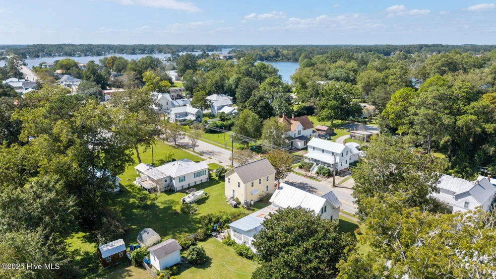 506 Broad Street Oriental, NC 28571