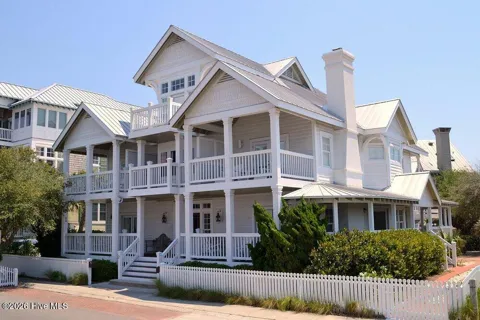 2 Keelson Row