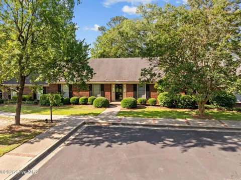 809 Greenbriar Road