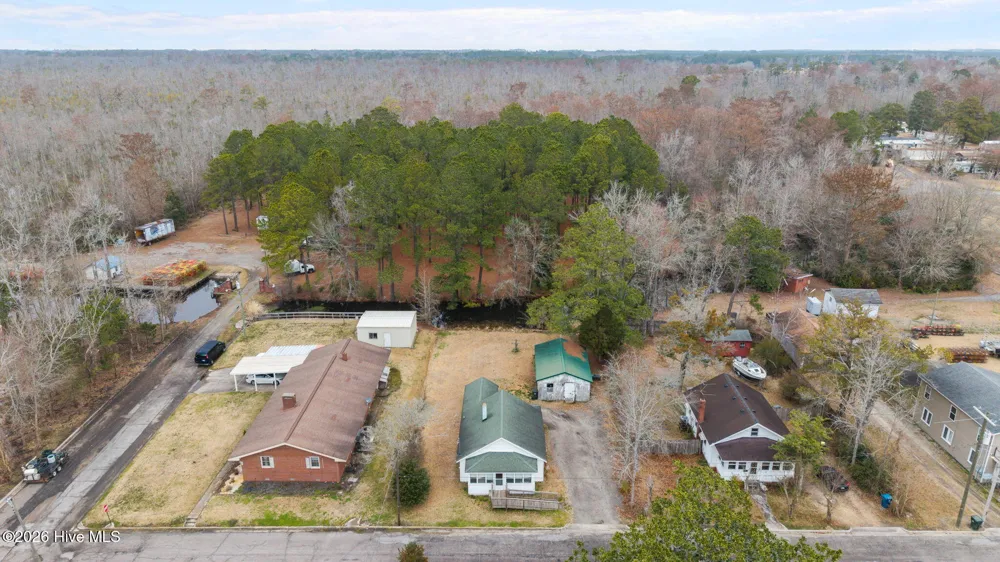 406 Howard Street Columbia, NC 27925