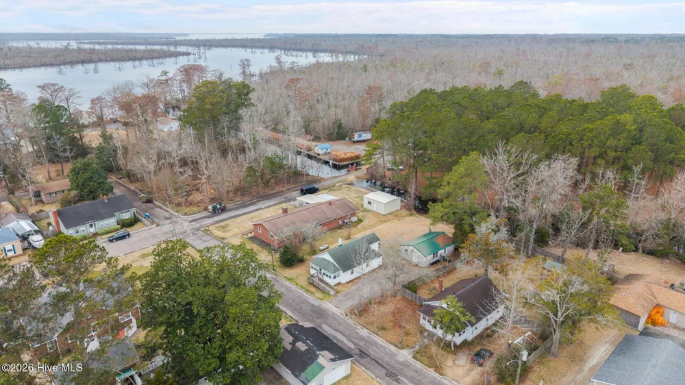 406 Howard Street Columbia, NC 27925