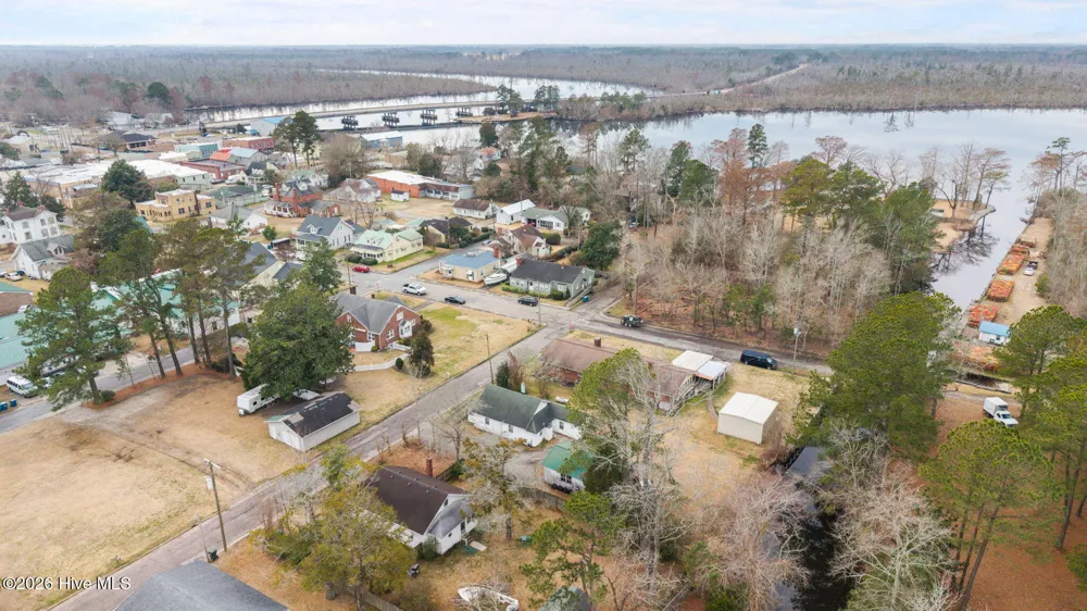 406 Howard Street Columbia, NC 27925