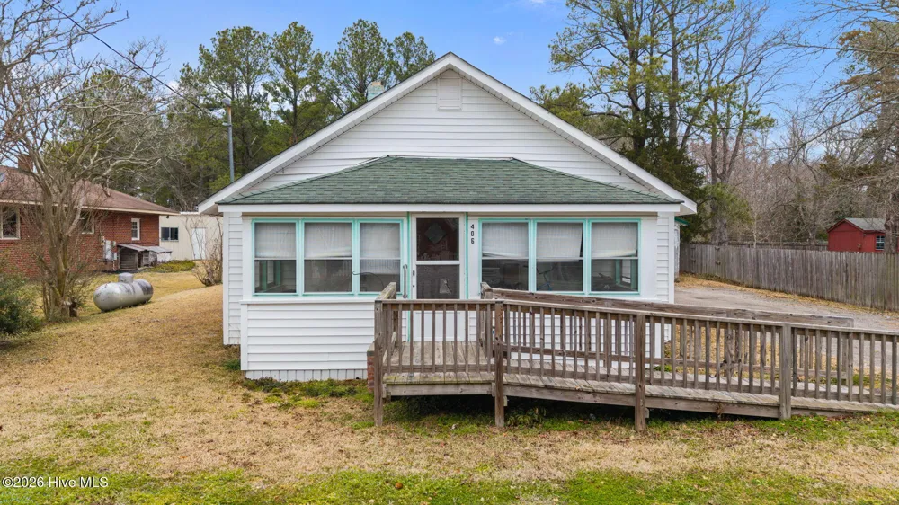406 Howard Street Columbia, NC 27925