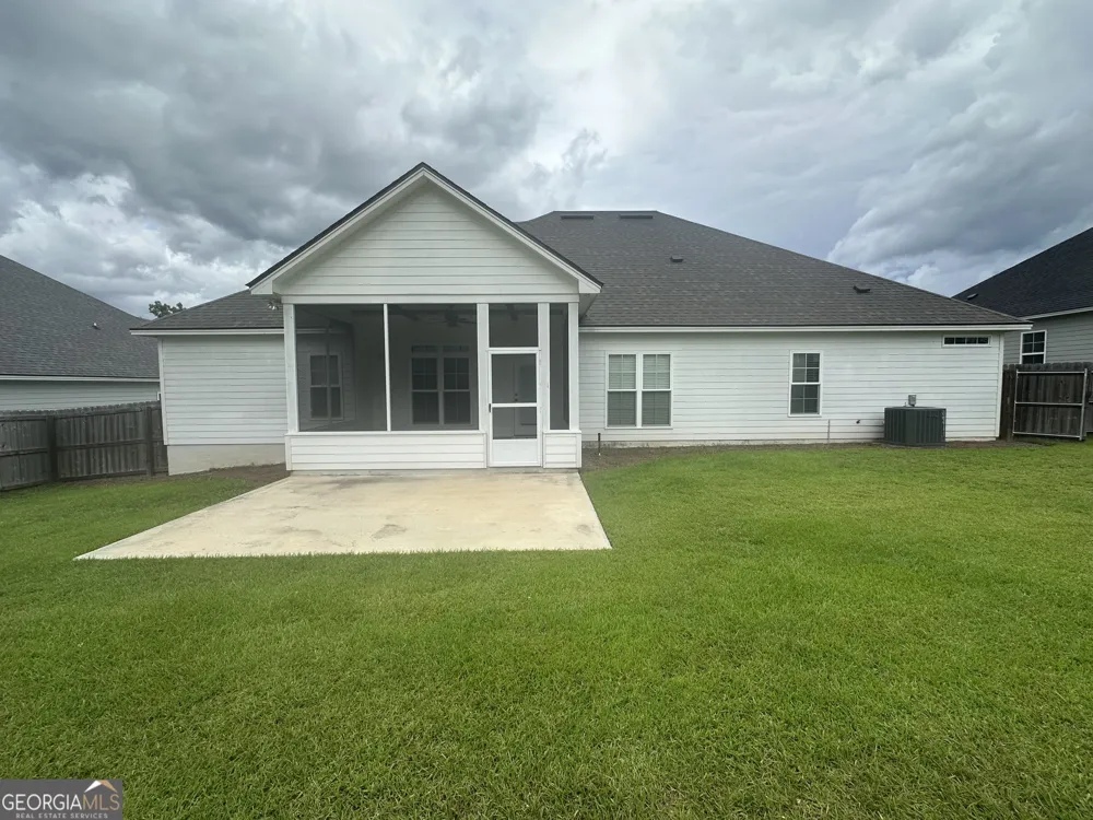 4953 Hatfield CIR Hahira, GA 31632