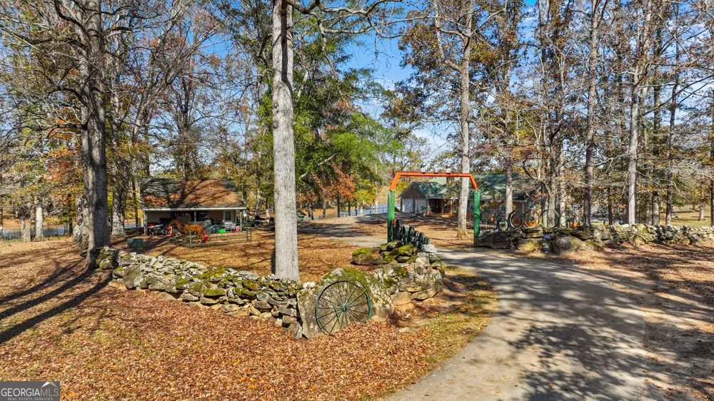 1390 Walker RD Madison, GA 30650