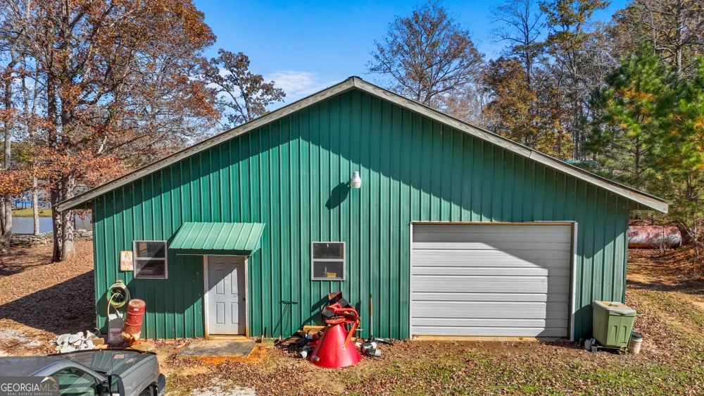 1390 Walker RD Madison, GA 30650