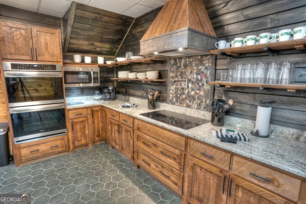 481 Chastain RD Sautee Nacoochee, GA 30571