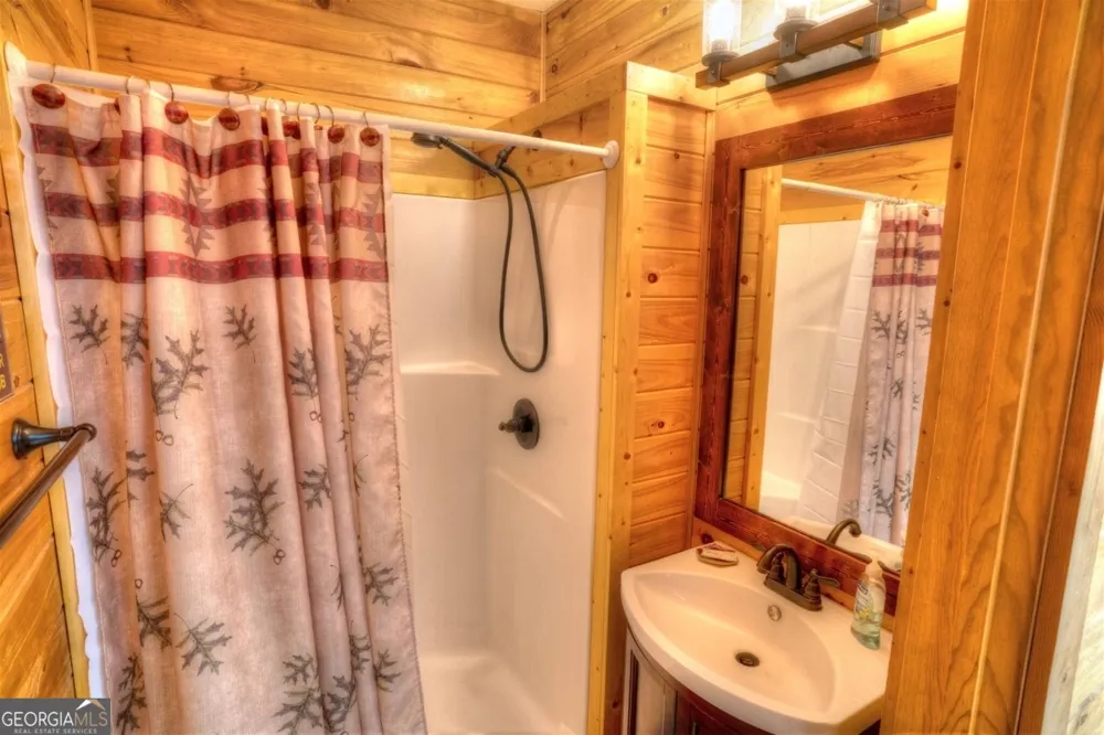 481 Chastain RD Sautee Nacoochee, GA 30571