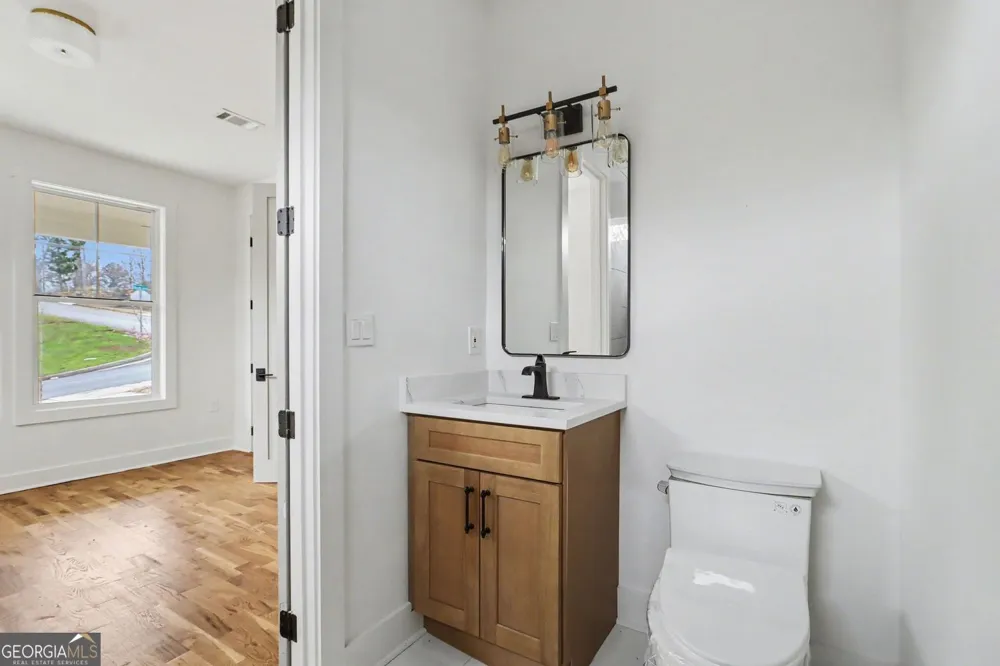 327 Ohm AVE Scottdale, GA 30079