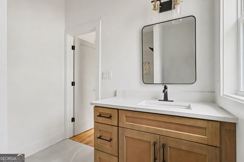 327 Ohm AVE Scottdale, GA 30079