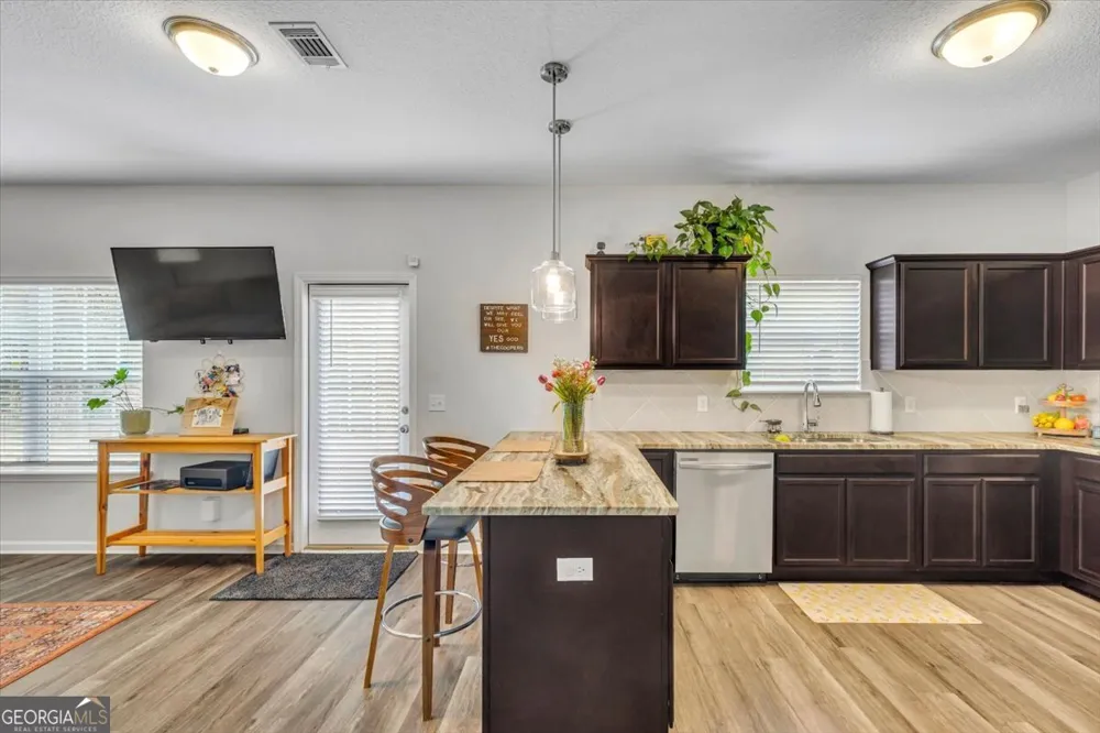 276 Brightleaf CIR Hinesville, GA 31313